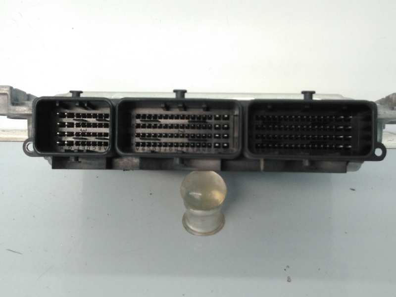 RENAULT Clio 3 generation (2005-2012) Engine Control Unit ECU 0281033119, 237106319R, E2-A1-38-3 18490233