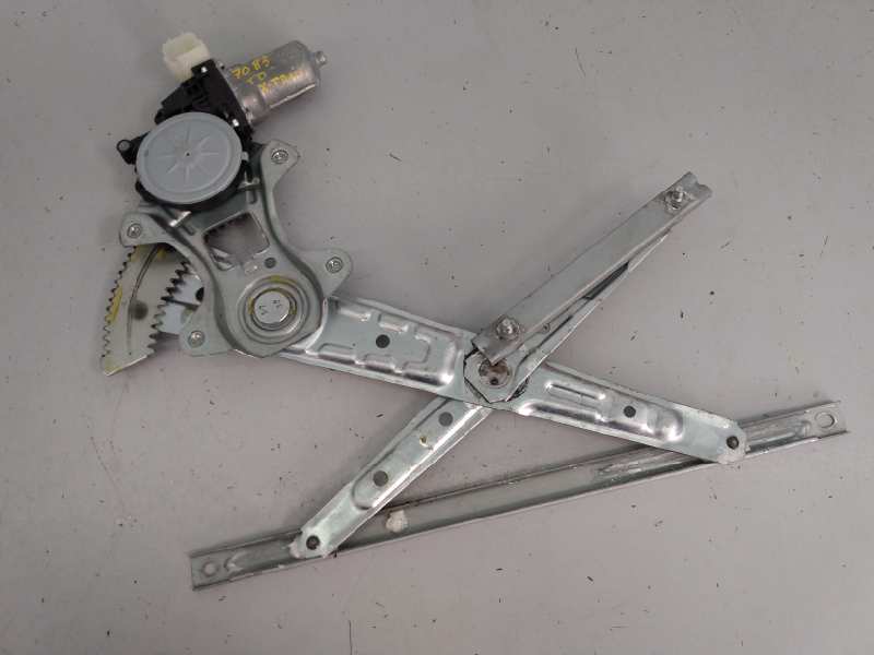 NISSAN X-Trail T32 (2013-2022) Regulator de geam ușă dreapta spate 827301BA0A, 2621004650, E2-A4-53-2 18545648