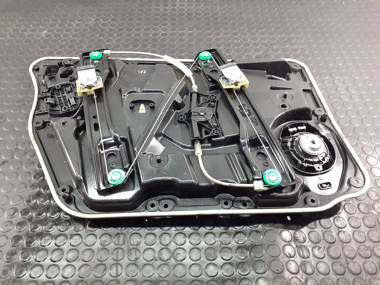 INFINITI GLA-Class X156 (2013-2020) Front Right Door Window Regulator A2469065200,P2-B3-27 18593835