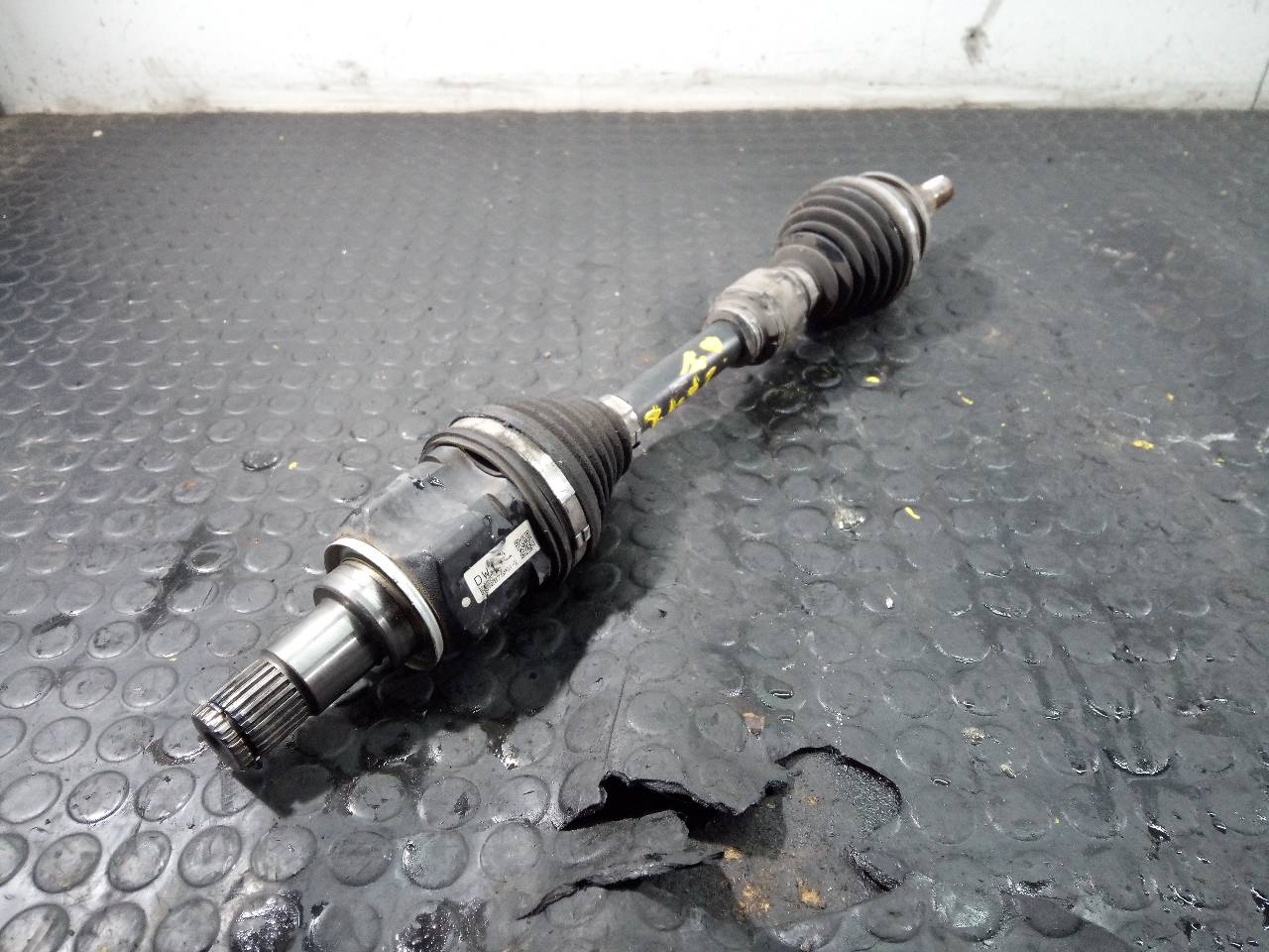 TOYOTA Prius 3 generation (XW30) (2009-2015) Front Left Driveshaft P1-B6-32 20961475