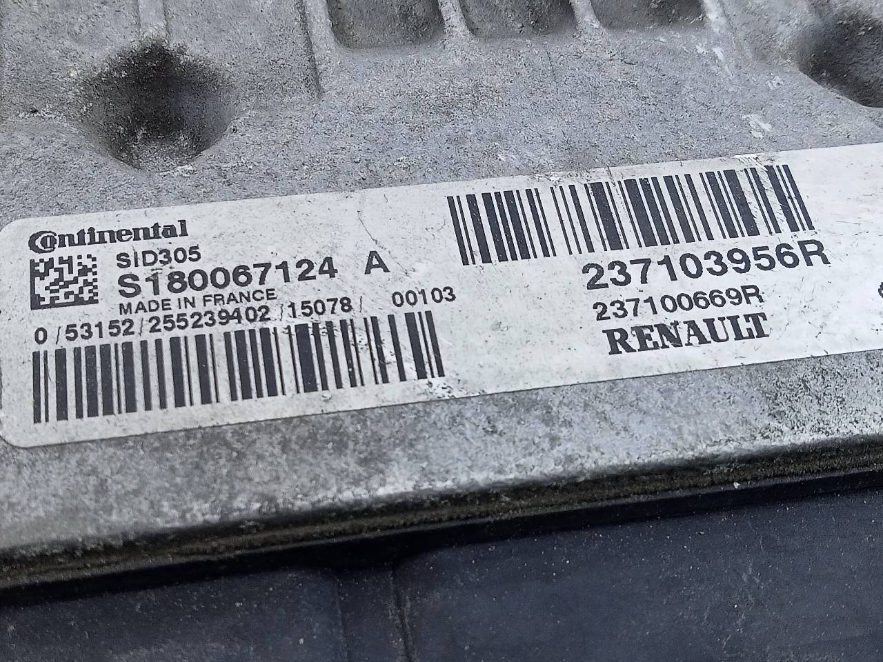 RENAULT Megane 3 generation (2008-2020) Moottorin ohjausyksikkö ECU 237103956R,S180067124,E2-A1-40-1 23302889