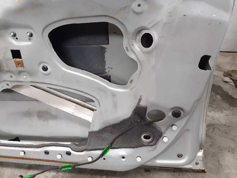 AUDI A6 C6/4F (2004-2011) Передняя правая дверь 4F0831052F, E5-B3-4 18411314