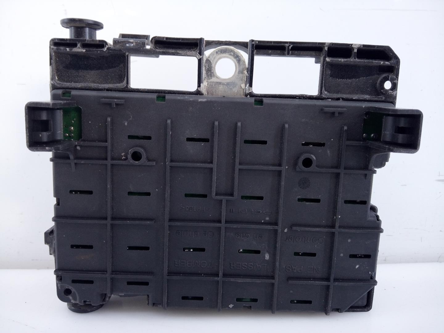 PEUGEOT 206 1 generation (1998-2009) Fuse Box 9657608880,E3-B2-26-1 21828998