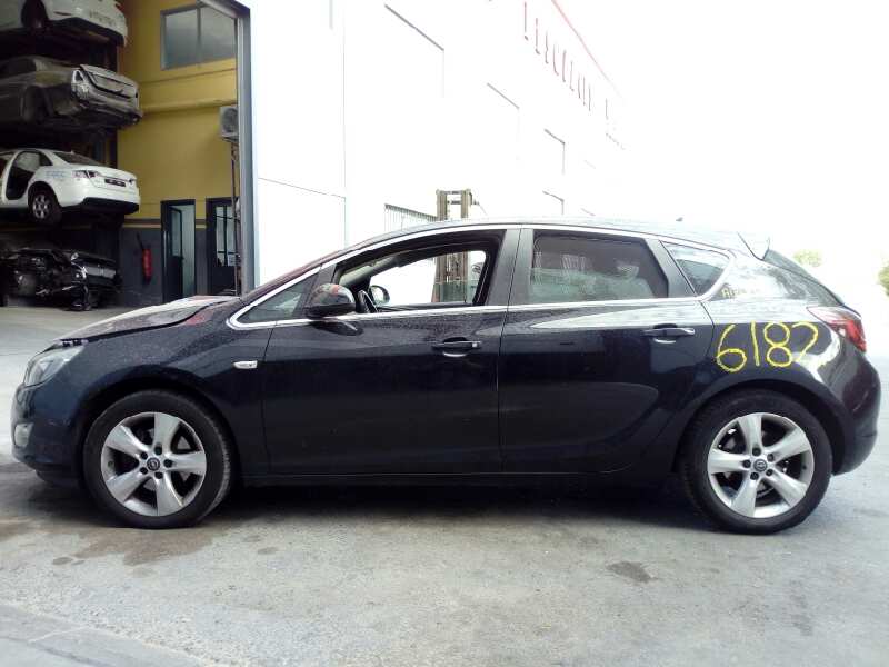 OPEL Astra J (2009-2020) Зеркало передней правой двери E2-B6-62-2 18469639