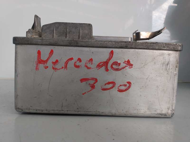 MERCEDES-BENZ 190 (W201) 1 generation (1982-1993) Блок управления двигателем 0265101016, 54704208, E3-A1-3-2 18531189
