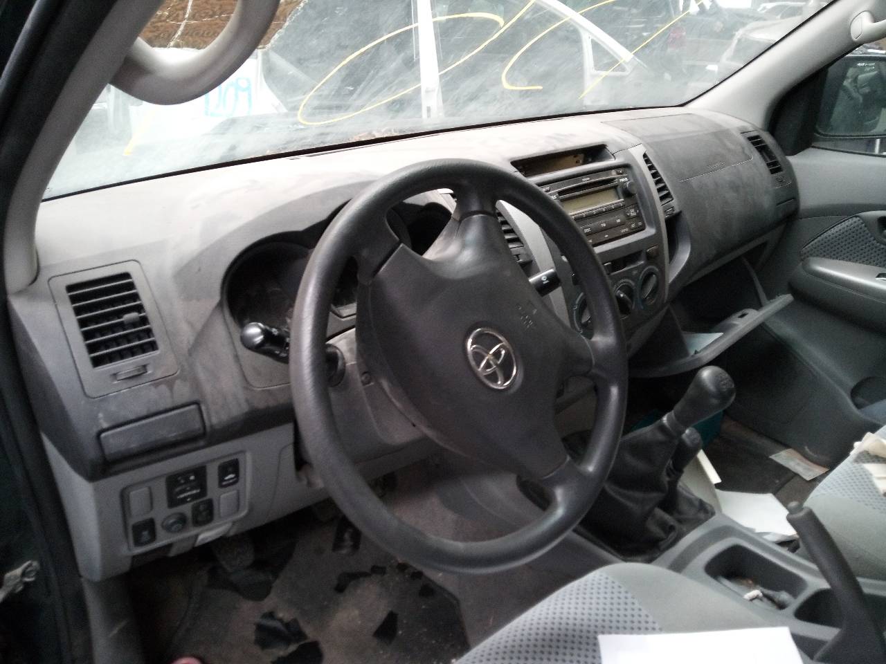 TOYOTA Hilux 7 generation (2005-2015) Galinių dešinių durų stiklo pakelėjas 857200K020, E2-B4-4-1 24035808