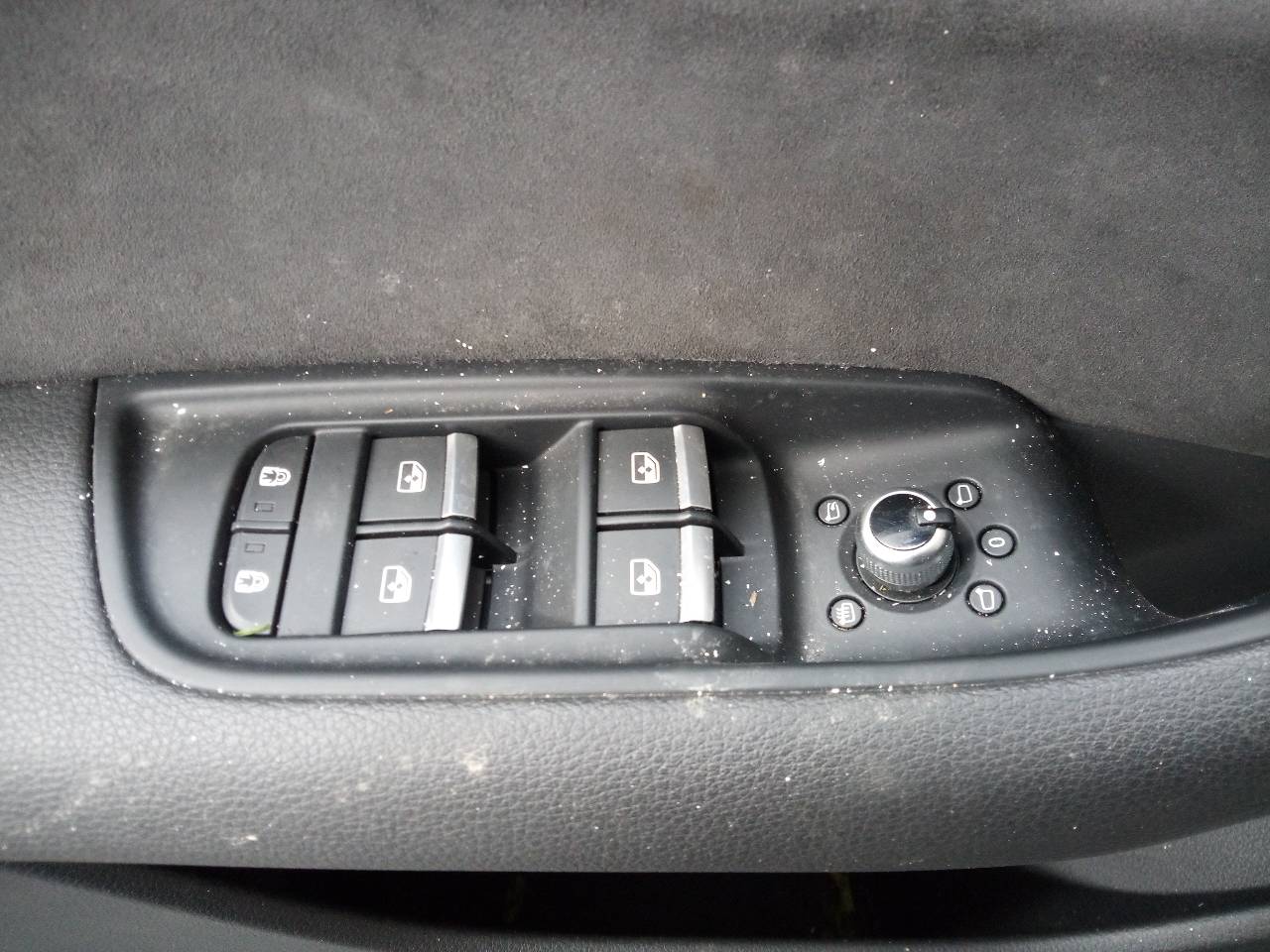 AUDI Q7 4M (2015-2024) Кнопка стеклоподъемника передней левой двери 24087893