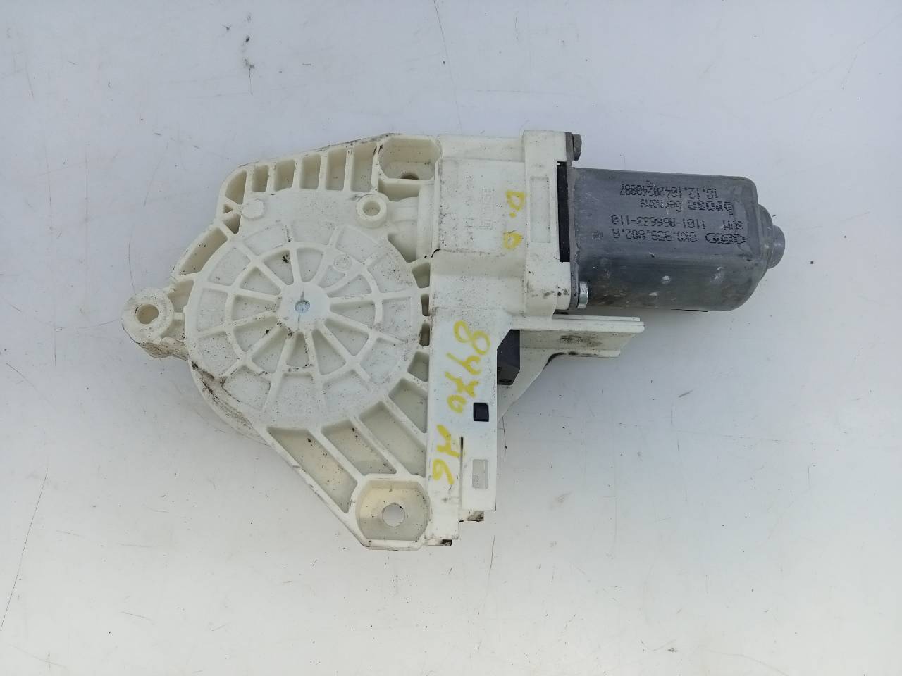 AUDI A6 allroad C6 (2006-2011) Front Right Door Window Control Motor 8K0959802A, E2-A1-39-1, E2-A1-39-1 26270486