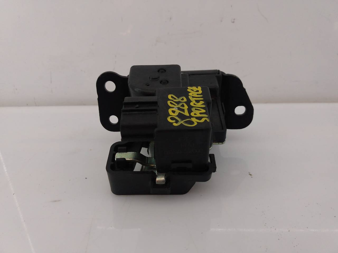 KIA Sportage 3 generation (2010-2015) Tailgate Boot Lock 812303W000, E3-A3-14-3 18670041