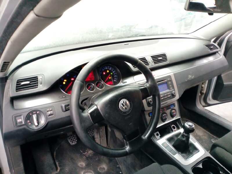 VOLKSWAGEN Passat B6 (2005-2010) Bal hátsó ajtó ablakvezérlő motorja 974227104, E1-B6-52-1 18421466