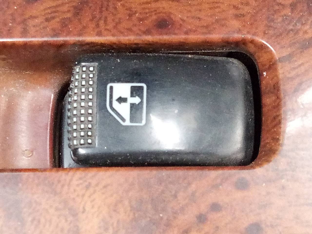 HYUNDAI Terracan 2 generation (2004-2009) Front Right Door Window Switch 18708304