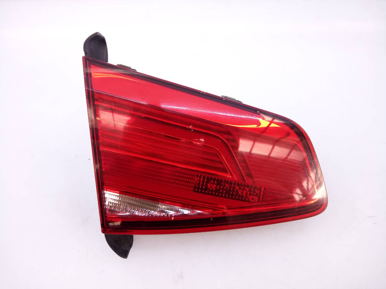 VOLKSWAGEN Passat B8 (2014-2023) Left Side Tailgate Taillight E1-B6-23-2 21827838