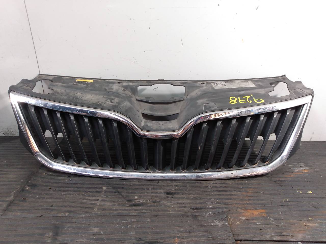 SKODA Rapid 2 generation (1985-2023) Radiator Grille 5JA853668, P2-A2-32 18740593