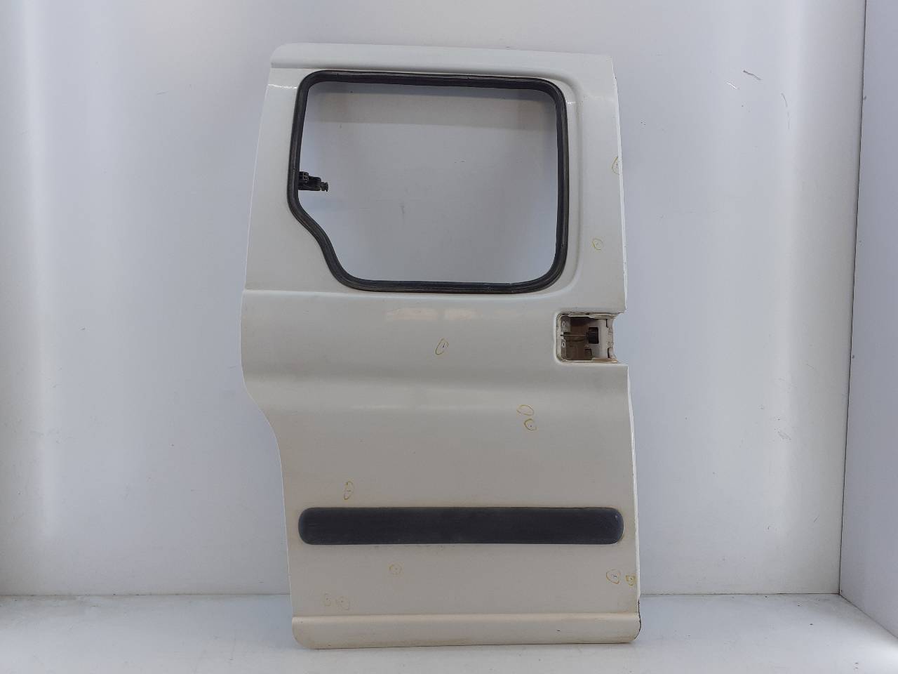 CITROËN 2 generation (1993-2006) Dešinės pusės šoninės durys E4-A3-2 18733935