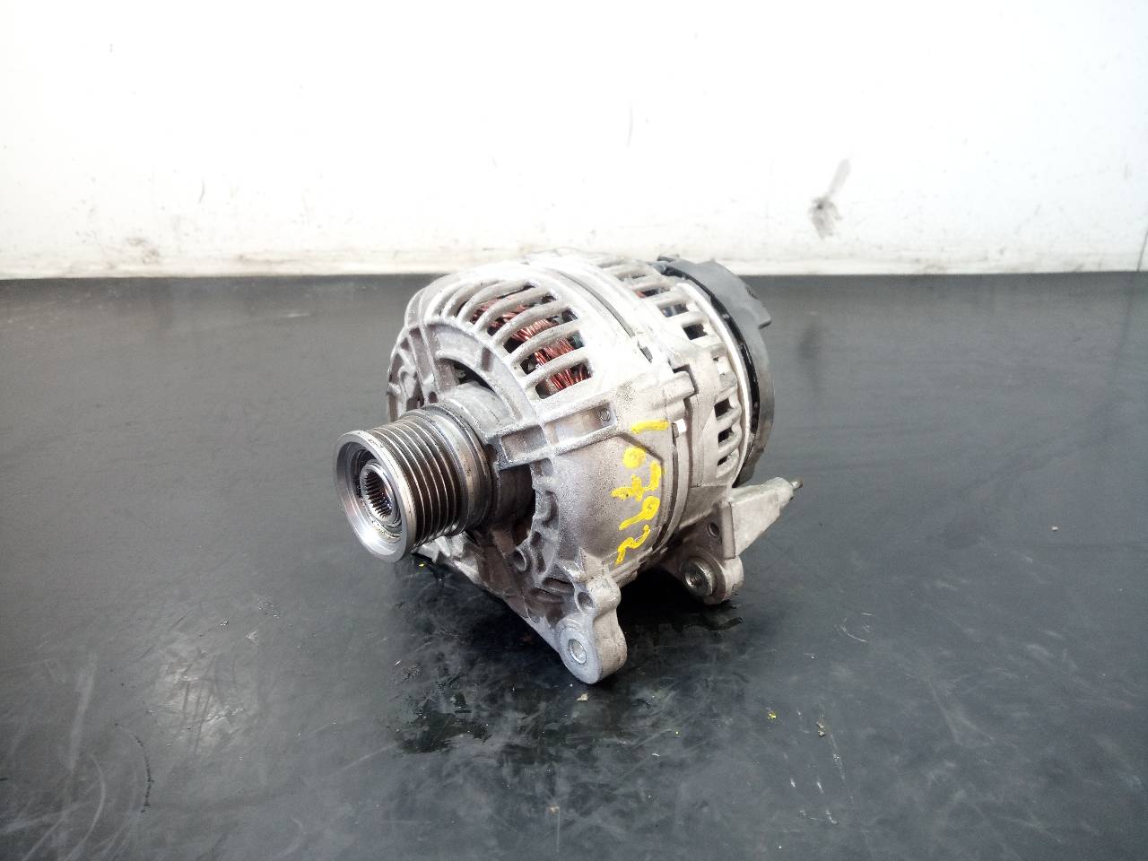 VOLKSWAGEN Crafter 2 generation (2017-2024) Alternator A14447, P3-A4-3-4 24064716