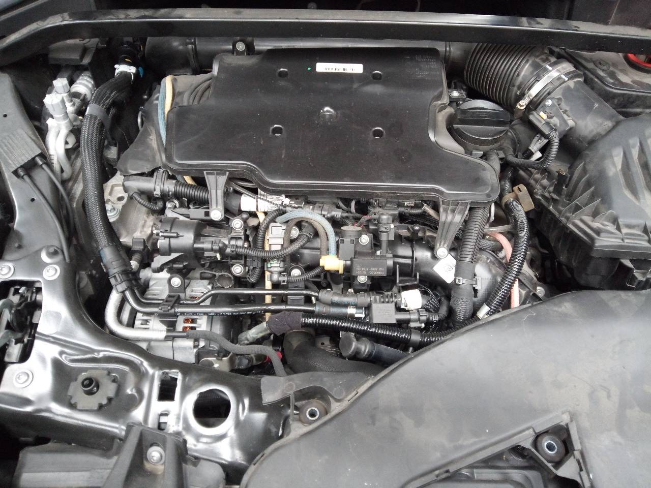 BMW X1 F48/F49 (2015-2023) Амортизатор задний правый 24041899