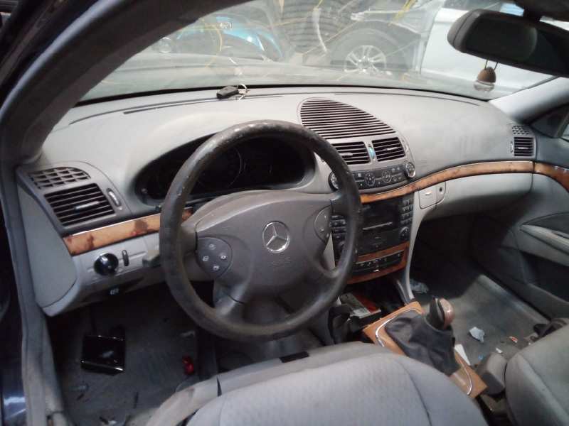 MERCEDES-BENZ E-Class W211/S211 (2002-2009) Aizmugurējo kreiso durvju slēdzene 18653302