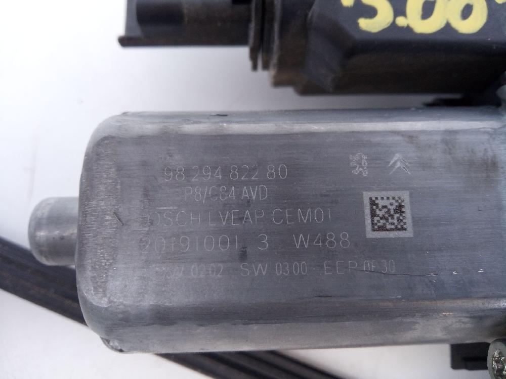 Elevalunas delantero derecho YH01 9829482280 de Peugeot 3008 suv (mc_, mr_, mj_, m4_) 2016-0 131 CV con 1965 km - pieza usada