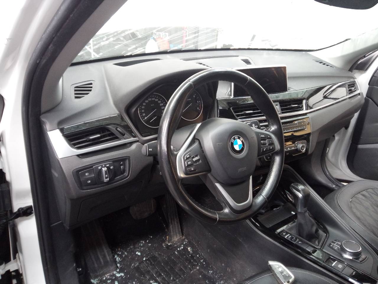 BMW X1 F48/F49 (2015-2023) Передняя панель салона 25367551