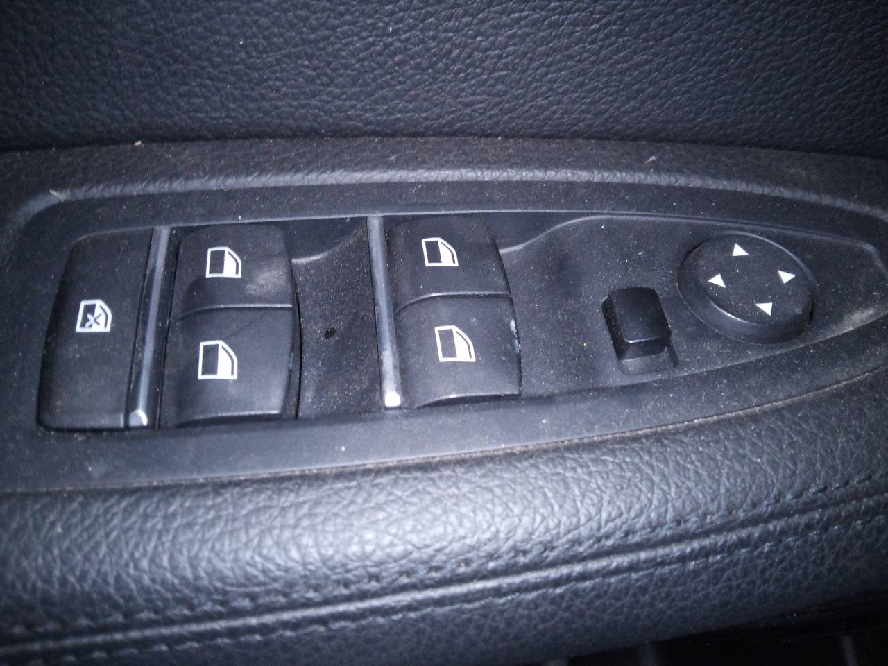 BMW 1 Series F20/F21 (2011-2020) Priekinių kairių durų langų pakėlimo mygtukai 18744796