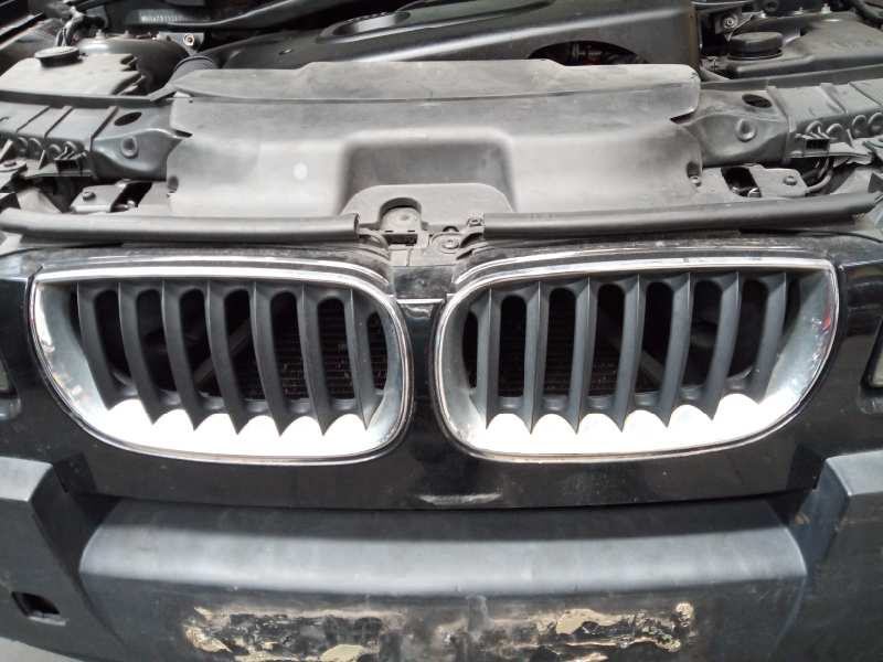 BMW X3 E83 (2003-2010) Priekinės radiatoriaus grotelės 18657089