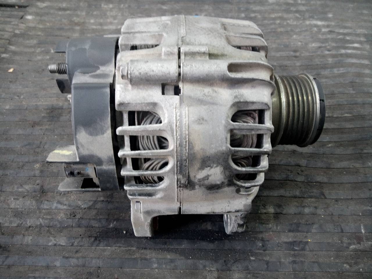 RENAULT Captur 1 generation (2013-2019) Alternator 2116153087,231001318R,P3-B6-10-4 18534733