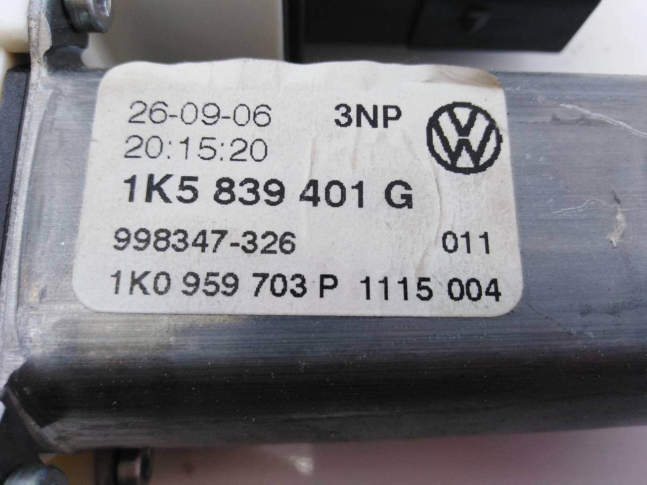 VOLKSWAGEN Jetta 5 generation (2005-2011) Galinių dešinių durų stiklo pakelėjo varikliukas 1K5839401G,1K0959703P,E1-B6-24-2 18674995