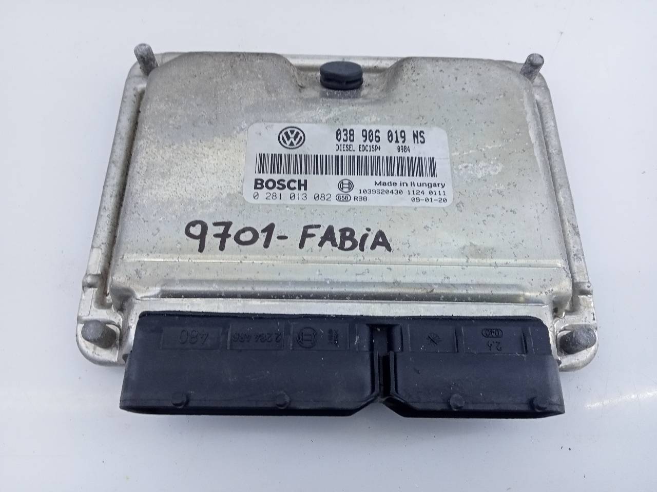 SKODA Fabia 2 generation  (2010-2014) Блок управления двигателем 038906018NS,0281013082,E2-A1-14-7 21793945