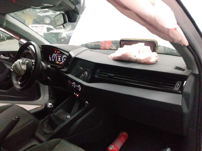 AUDI A1 GB (2018-2024) Моторчик стеклоподъемника задней левой двери 0130822695, E850202013, E1-B6-52-3 24043080