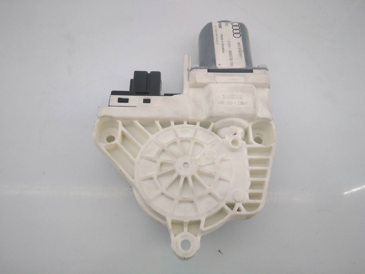 AUDI A4 B8/8K (2011-2016) Motor de control geam ușa  stânga spate 8K0959811, E1-B6-34-1 24485815