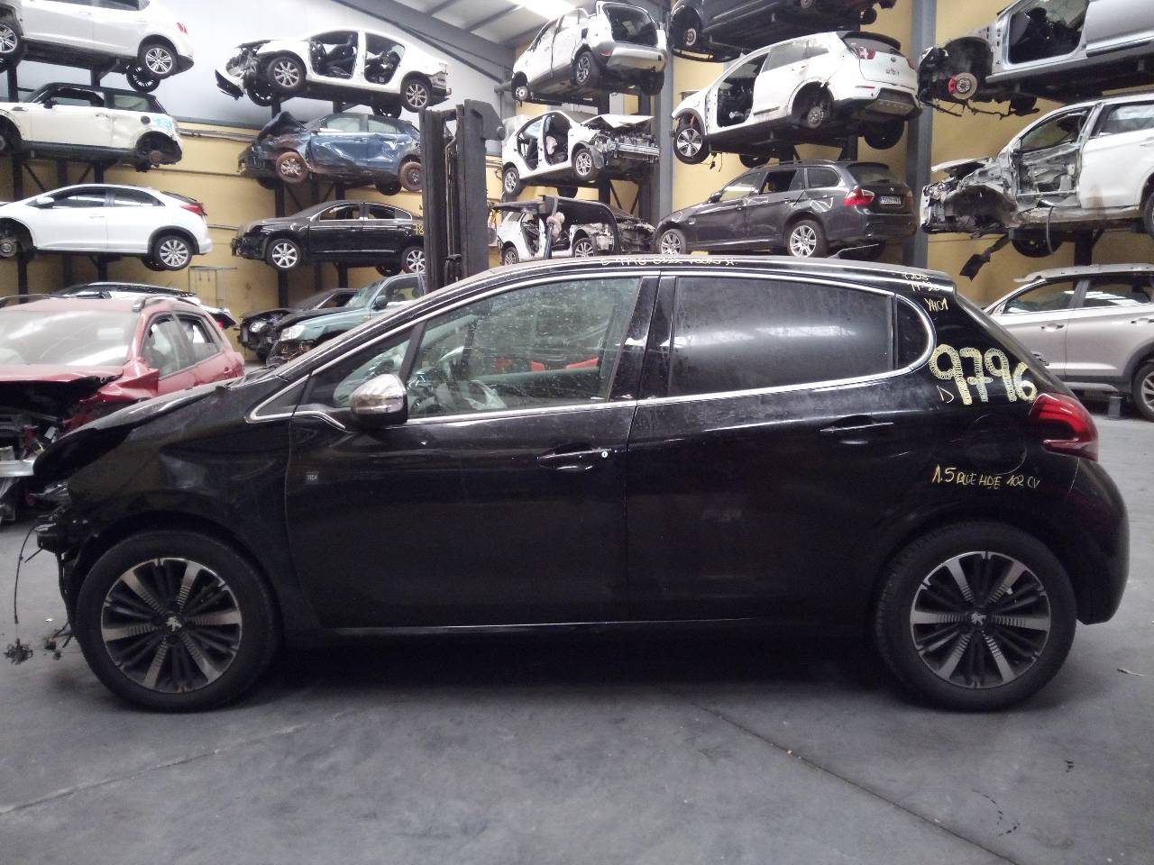 PEUGEOT 208 Peugeot 208 (2012-2015) Priekinių dešinių durų stiklo pakelėjas 9816401680,E1-A4-12-1 26266939