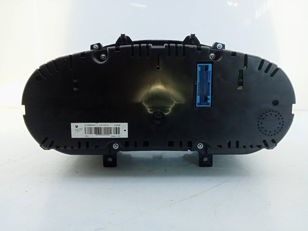 AUDI Q3 8U (2011-2020) Instrumentu panelis/spidometrs 8U0920930J, E2-A1-37-3 21800373