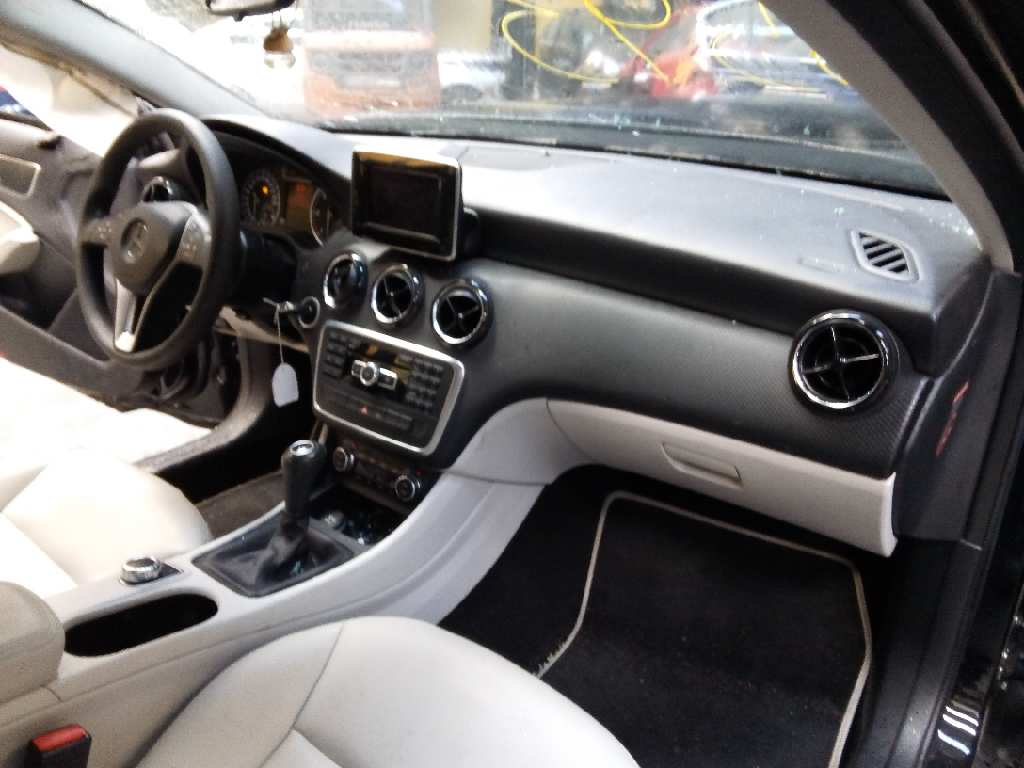 MERCEDES-BENZ A-Class W176 (2012-2018) Стеклоподъемник передней правой двери A2469065200, A1767230314, E1-A2-10-2 18422266