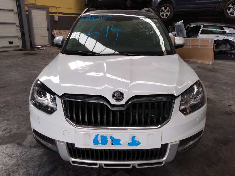 SKODA Yeti 1 generation (2009-2018) Моторчик стеклоподъемника задней левой двери 5L0959811A,E1-A5-40-1 18513751