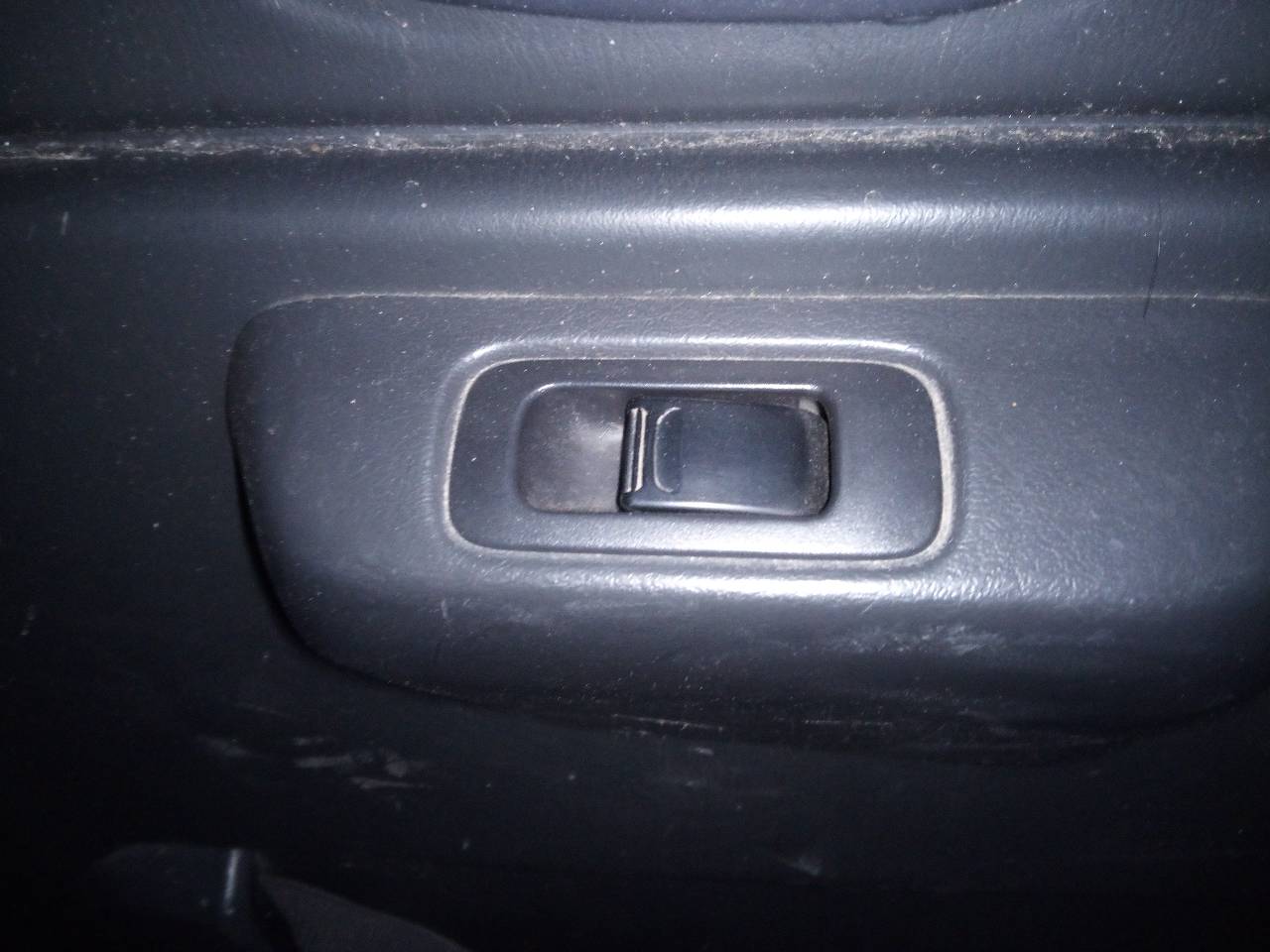 SUZUKI Jimny 3 generation (1998-2018) Front Right Door Window Switch 24109199