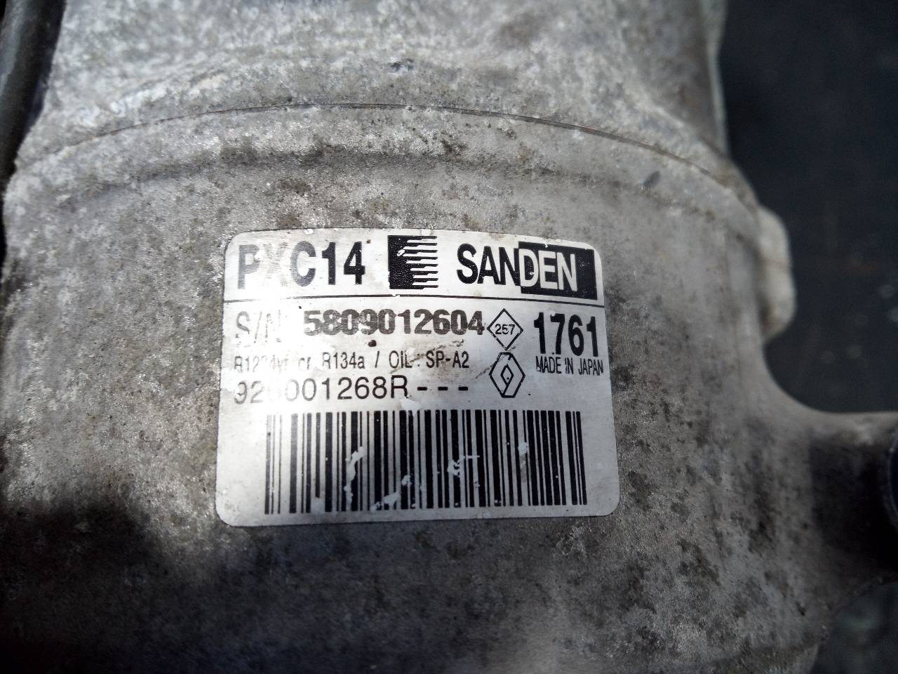 Compresor del aire acondicionado R9M414 5809012604 de Renault Kadjar 2015-0 131 CV - pieza usada