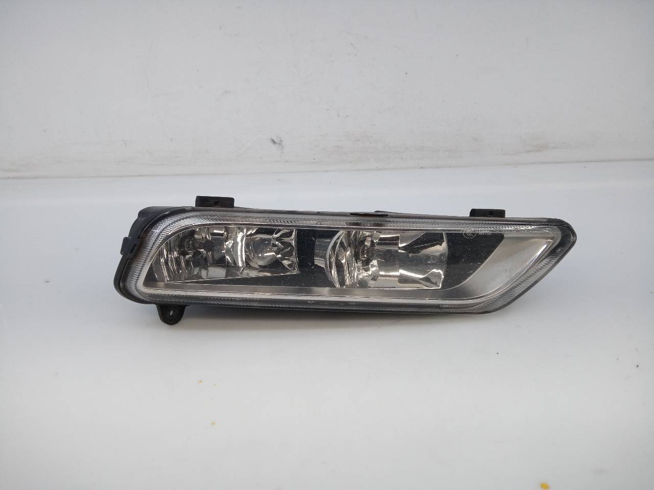 VOLKSWAGEN Passat Variant 1 generation (2010-2024) Front Right Fog Light E1-B6-43-1 20965593