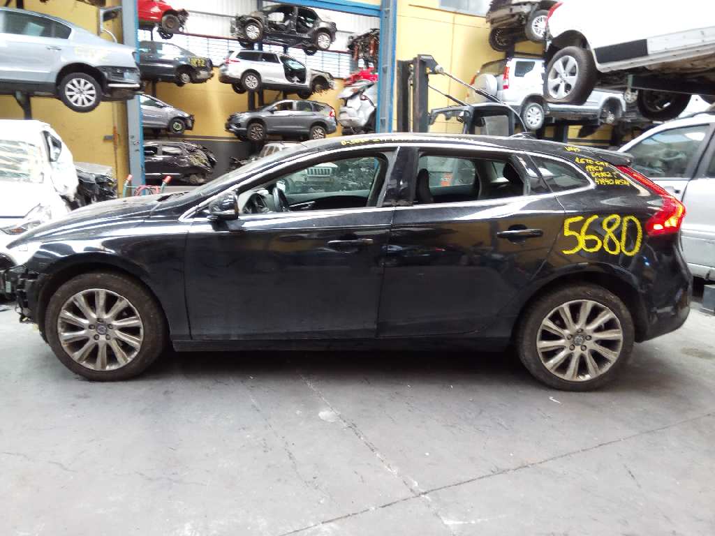 VOLVO V40 2 generation (2012-2020) Höger bakdörr Fönsterkontrollmotor GB558RA, C17543100, E1-A5-8-1 18427952