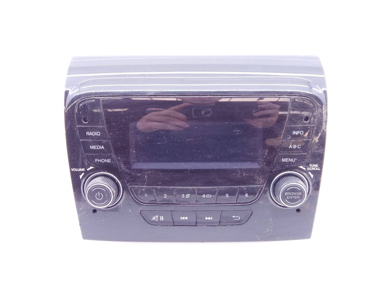 LAMBORGHINI Jumper 3 generation (2006-2024) Music Player Without GPS 87341703H, E3-B2-28-3 25303514