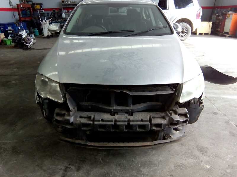 VOLKSWAGEN Passat B6 (2005-2010) Стартер P3-B7-4-2 18702972