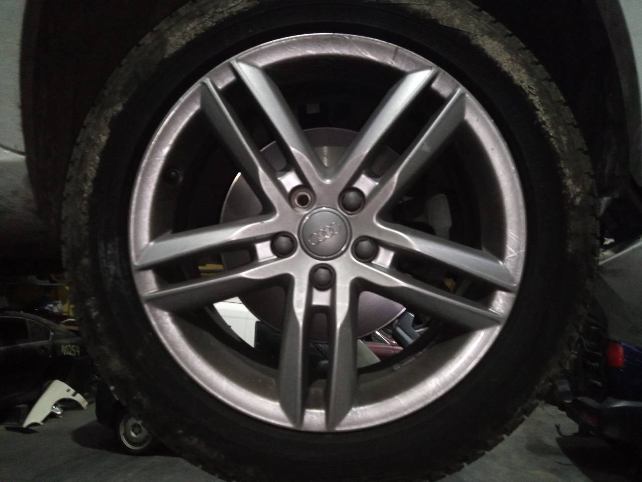 AUDI Q3 8U (2011-2020) Tire 235/50/18 24105455