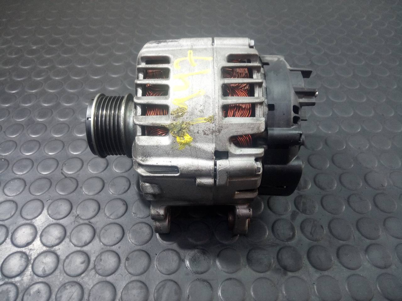 VOLKSWAGEN Touran 1 generation (2003-2015) Alternator 03L903023A, 2608901C, P3-A4-7-3 18749332