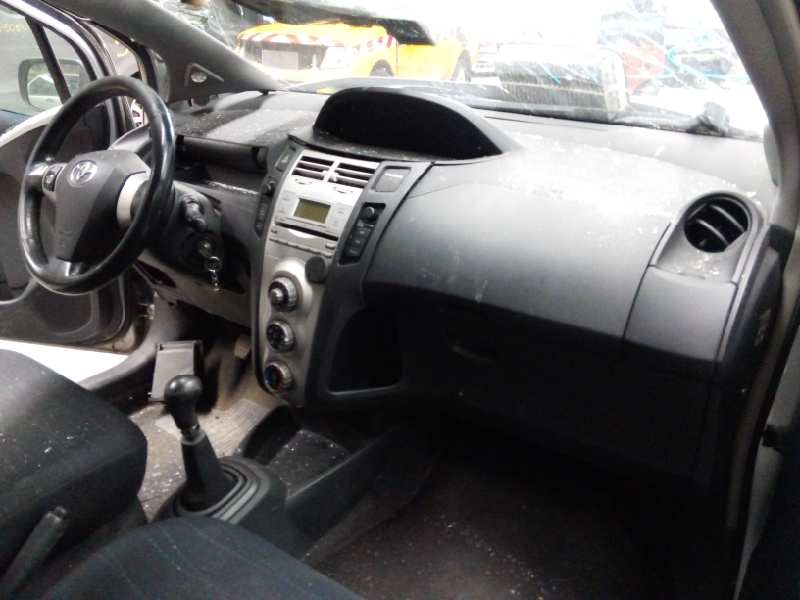 TOYOTA Yaris 2 generation (2005-2012) Compteur de vitesse 838000D690D,E3-B2-8-4 18408659