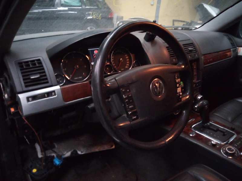 VOLKSWAGEN Touareg 1 generation (2002-2010) Охолоджувач олії 7L0317019,P2-A11-13 18681847