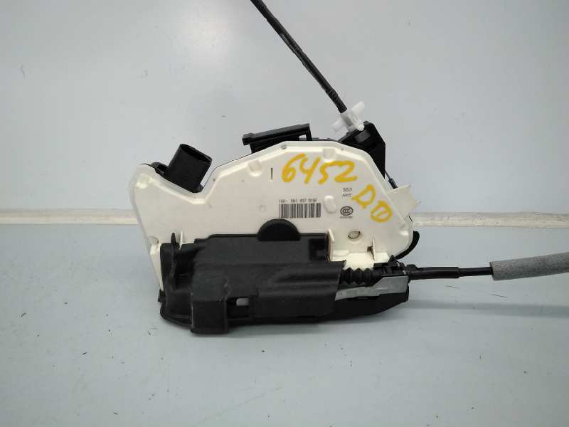 VOLKSWAGEN Tiguan 1 generation (2007-2017) Front Right Door Lock 5N1837016F,5N0839885H,E1-B6-44-3 18493145