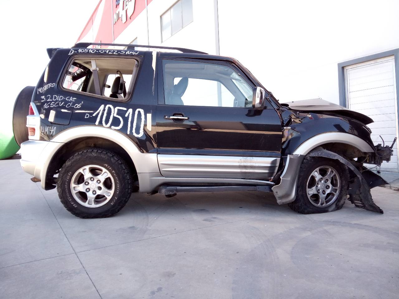 VOLKSWAGEN Pajero 3 generation (1999-2006) Vészjelző gomb E3-A2-18-4 20963487