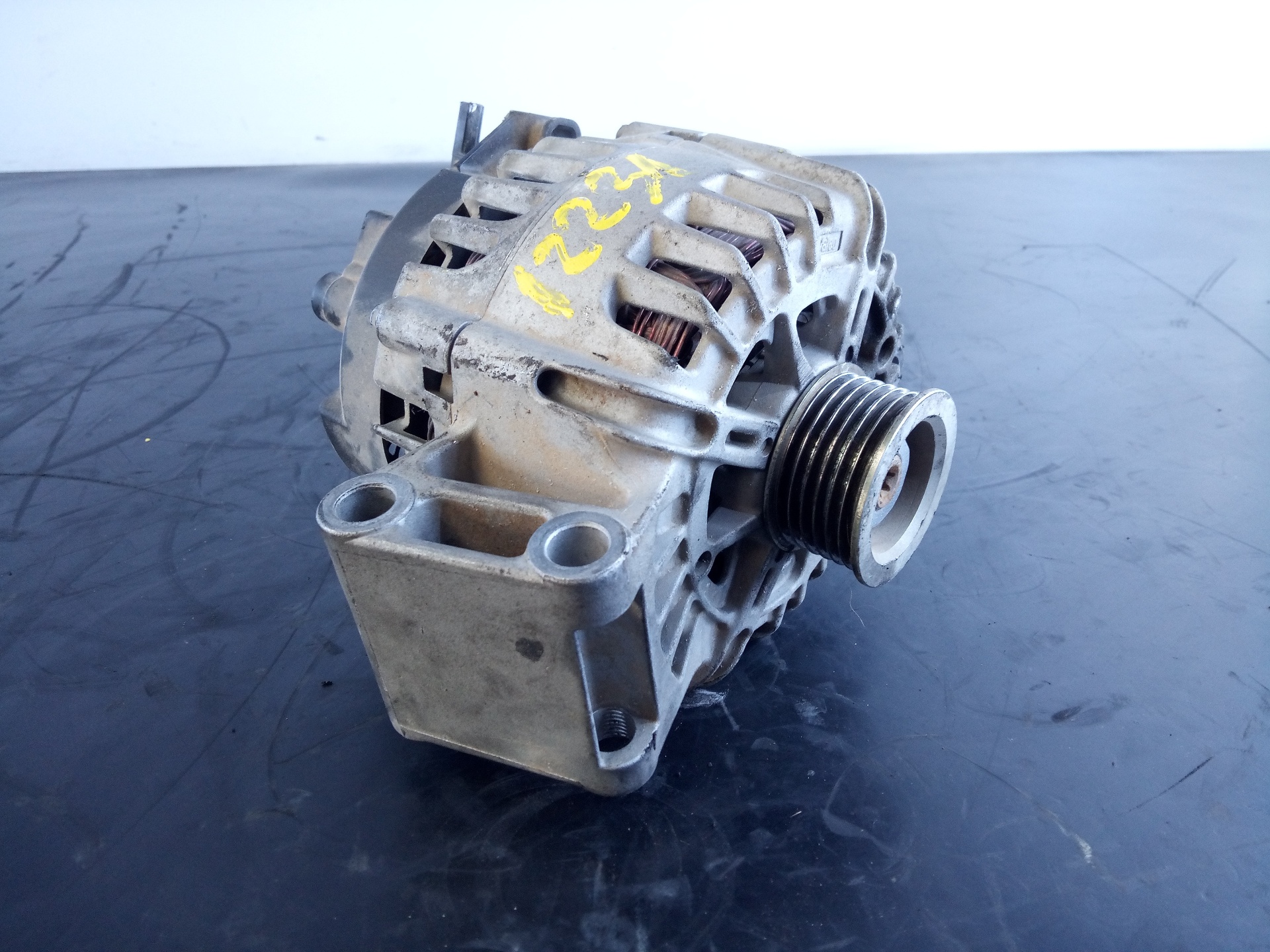 VOLKSWAGEN Alternator AV6N10300HA,P3-A5-23-3,P3-A5-23-3 26271154