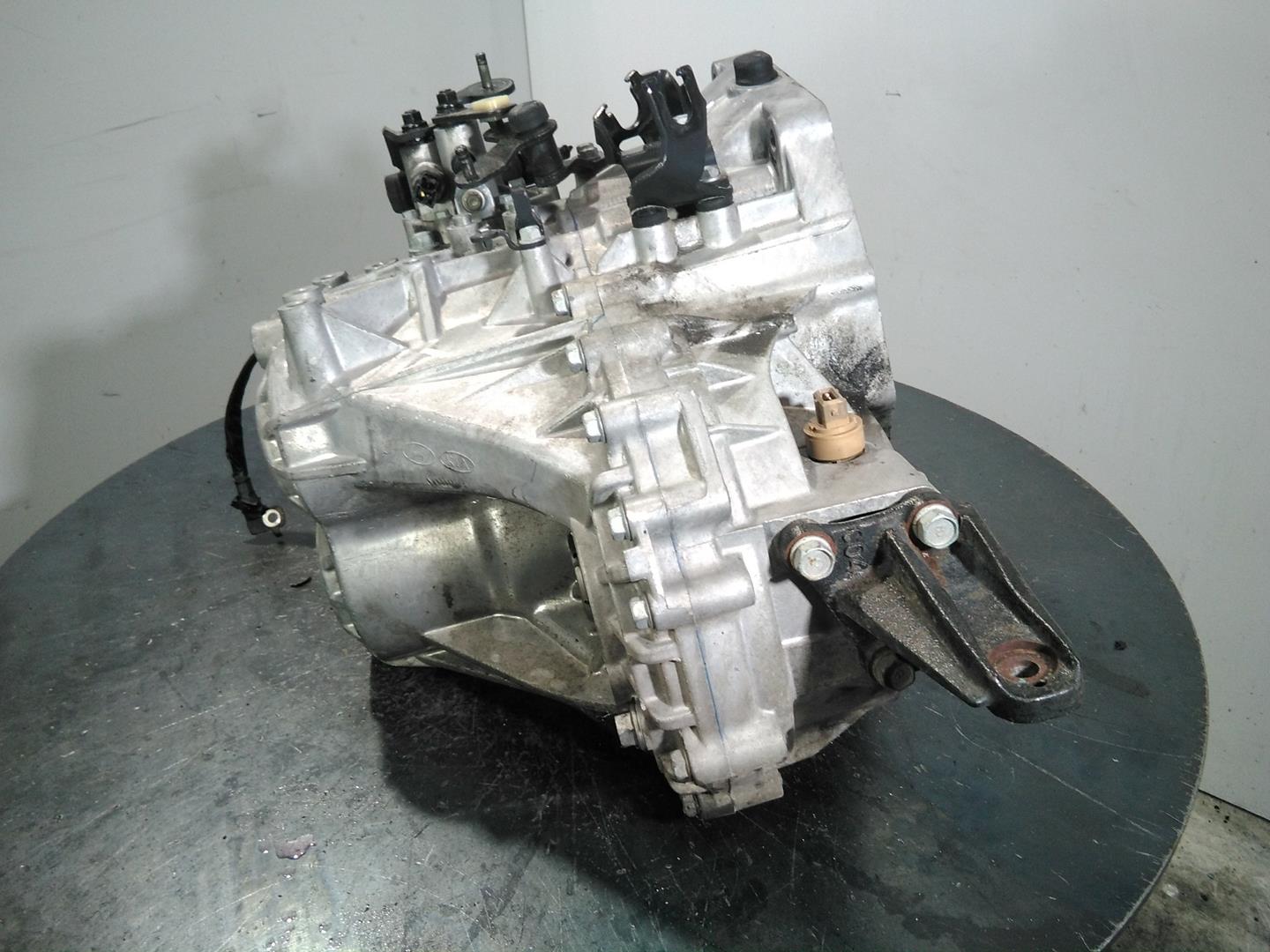 HYUNDAI Santa Fe SM (2000-2013) Gearbox G080500213,M1-B4-142 26271193