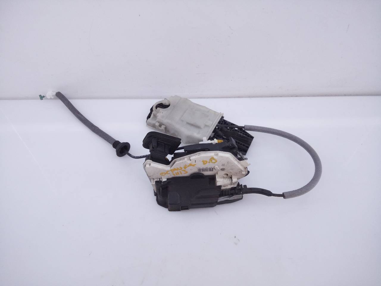 SKODA Yeti 1 generation (2009-2018) Front Right Door Lock 16J5E11837016A,E1-A5-44-1 20967393