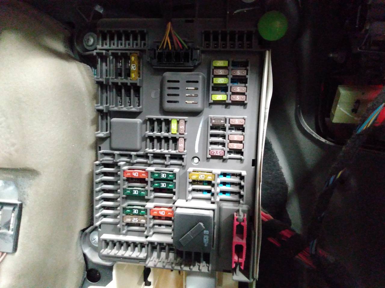 BMW X6 E71/E72 (2008-2012) Fuse Box 18724667